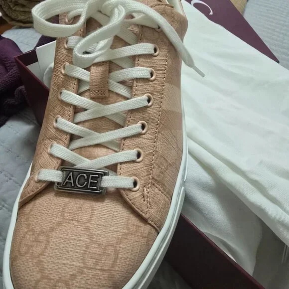 Gucci Sneakers - Picture 5 of 7